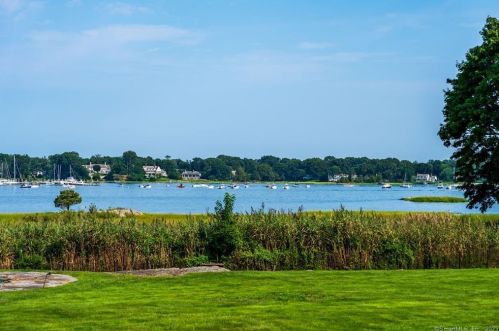 7 Cobb Is Dr, Greenwich CT 06830-7244 exterior