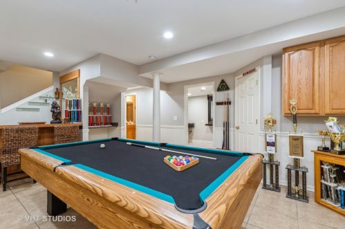 864 Hickman Ln, Bull Valley IL 60098-3027 exterior