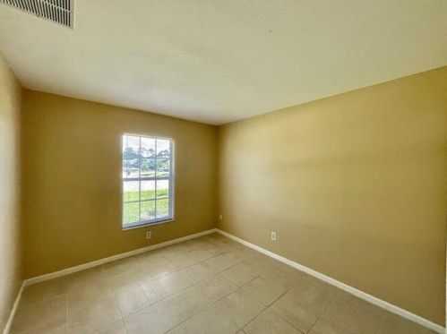 1680 Bascom Ave, Fort Pierce FL 34953-1170 exterior