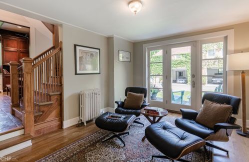 4845 Ellis Ave, Chicago IL 60615-5008 exterior