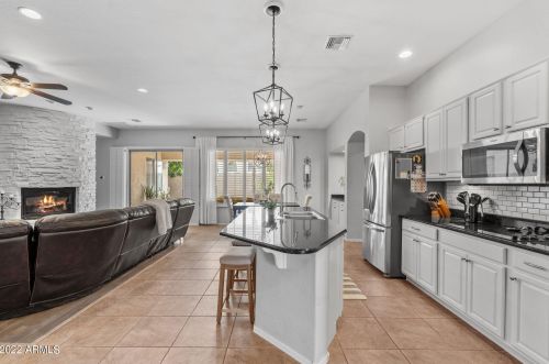 2425 Barbie Ln, Phoenix AZ  85085-5004 exterior