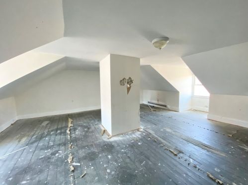 1311 Lowrie St, Pittsburgh PA 15212-4325 exterior