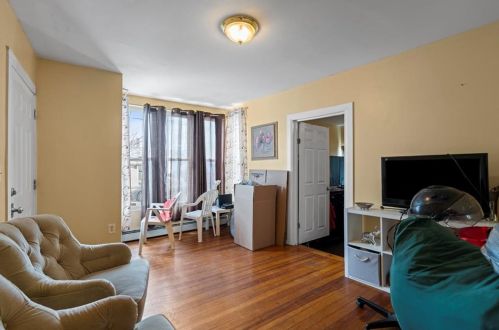 52 Harold St, Providence, RI 02908-5431