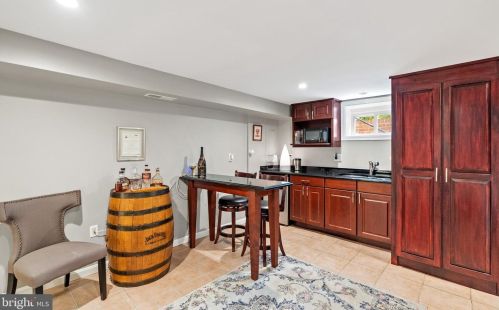 310 Franklin St, Alexandria VA 22314-4106 exterior