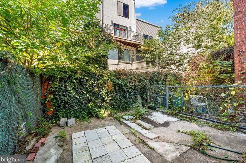 1420 17 St, Philadelphia PA 19146-4714 exterior