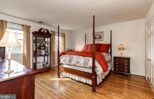 11 Todmorden Dr, Media PA 19086-6727 exterior