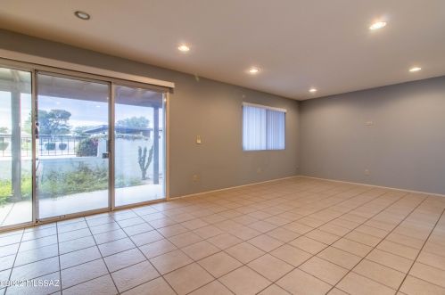 6629 Calle Cavalier, Tucson AZ  85715-4704 exterior