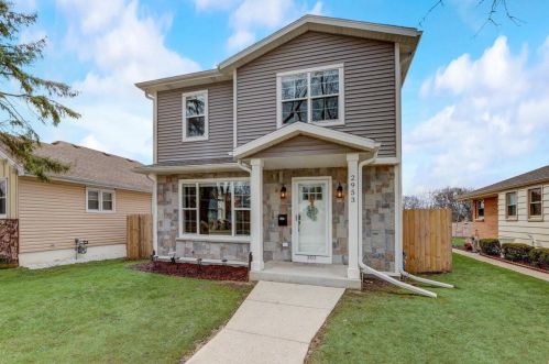 2953 95th St, Milwaukee WI  53227-3613 exterior