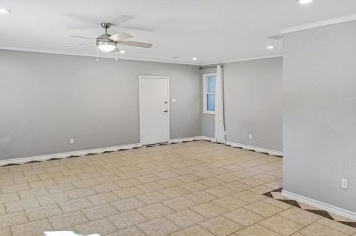 127 Donella Dr, San Antonio TX 78232-1401 exterior