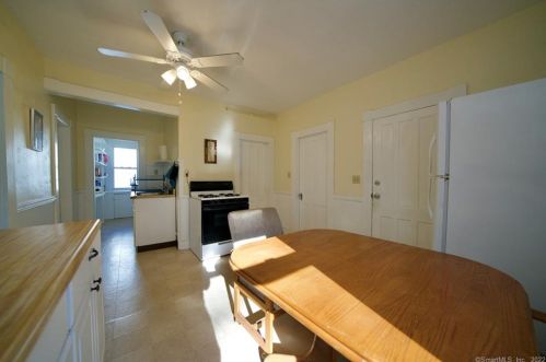 9 Fairview St, New Britain CT 06051-2707 exterior