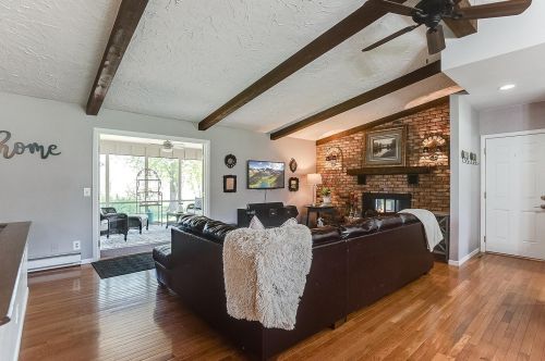 990 County Rd 92, Maple Plain MN 55359-9577 exterior