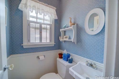 806 Moulton Ave, Meskegon MI 49445-2921 exterior