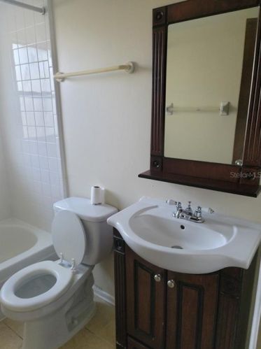 4310 Chateau Rd, Orlando FL 32808-5003 exterior