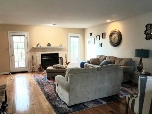 2102 Vroom Dr, Bridgewater NJ  08807-7003 exterior