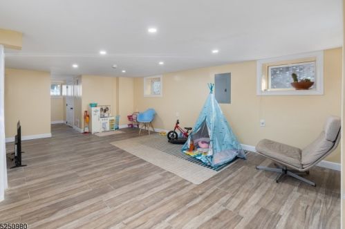 24 Hilton Ave, Maplewood NJ  07040-2921 exterior