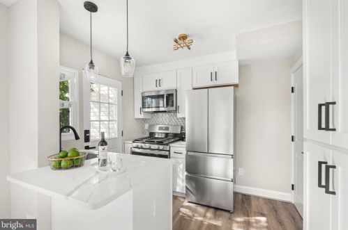 6106 Kings Hwy, Alexandria VA 22303-2416 exterior