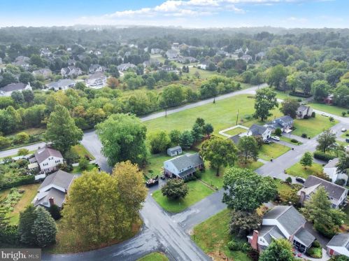 1918 Northbrook Dr, Lancaster PA 17601-4916 exterior