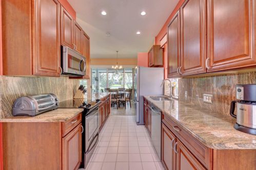 1553 Amherst Dr, Fort Pierce FL 34986-2413 exterior