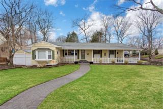 268 Port Ave, Hauppauge, NY 11779-4829