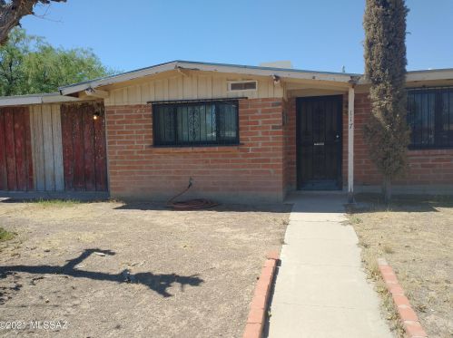 117 Calle Garcia, Tucson, AZ 85706-5353