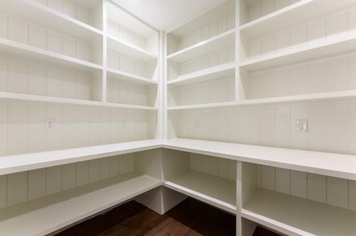 5666 Long Island Dr, Atlanta GA  30327-4842 exterior