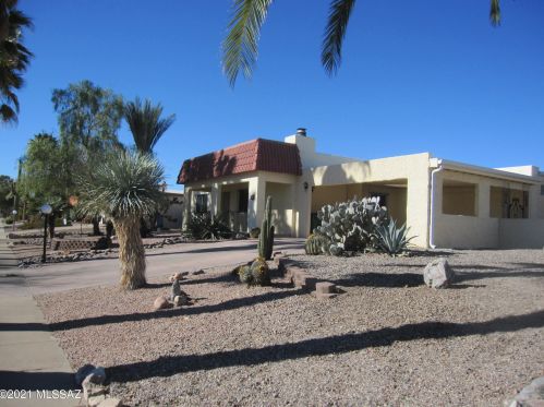 735 Abrego Dr, Green Valley AZ 85614-3637 exterior