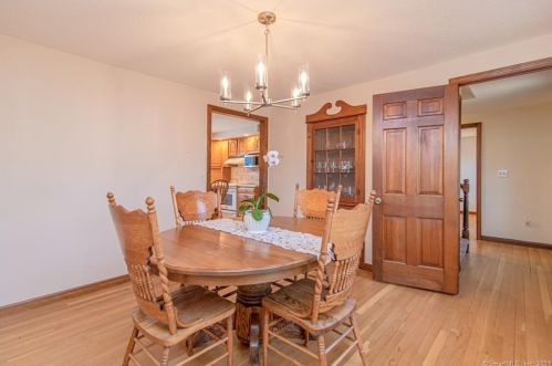 13 Plainfield St, Enfield CT 06082-5813 exterior