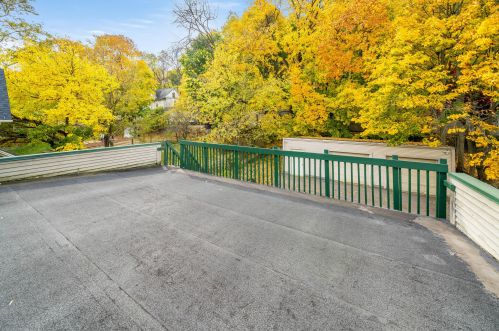 910 Davis St, Kalamazoo MI 49008-1195 exterior