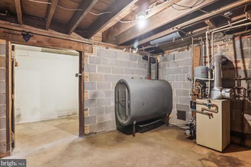 211 Ednor Rd, Silver Spring MD 20905-5134 exterior