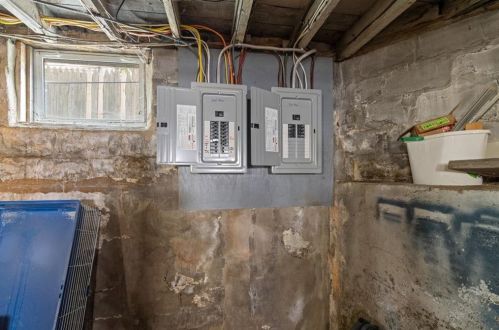 129 Sandringham Ave, Providence RI 02908-2313 exterior