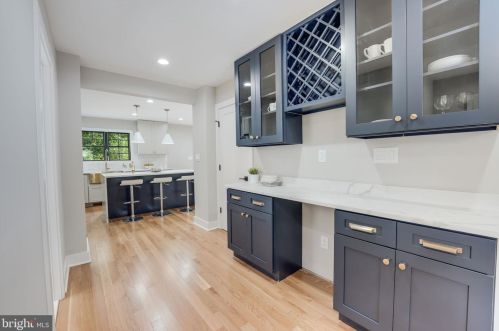 1505 Crestwood Dr, Alexandria VA  22302-2303 exterior