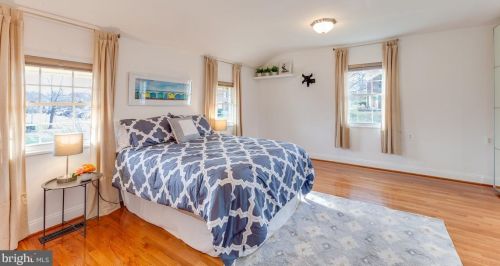 2406 Dearing St, Alexandria VA 22302-1806 exterior