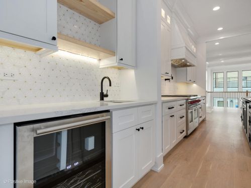 1943 Honore St, Chicago IL  60622-1044 exterior