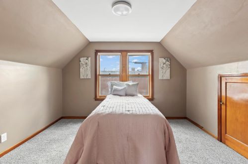 3057 35, Milwaukee WI 53215-4126 exterior