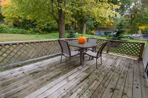 1292 Peterson Rd, Meskegon MI 49445-9676 exterior