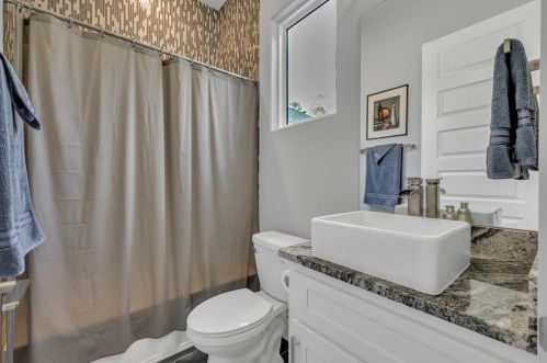 194 Bentwater Bay Dr, Montgomery TX 77356-4651 exterior