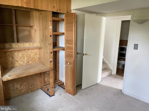 4000 Javins Dr, Alexandria VA  22310-2037 exterior