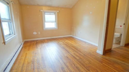 77 Humbert, Springfield MA 01109-2229 exterior