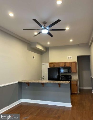 925 15th St, Philadelphia PA  19146-2230 exterior