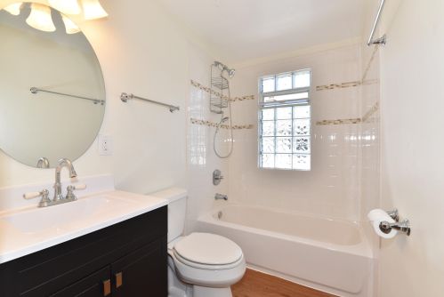 3412 9 Pl, Milwaukee WI 53215-3211 exterior