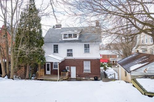 31 Sceneridge Ave, Pittsburgh PA 15227-2724 exterior