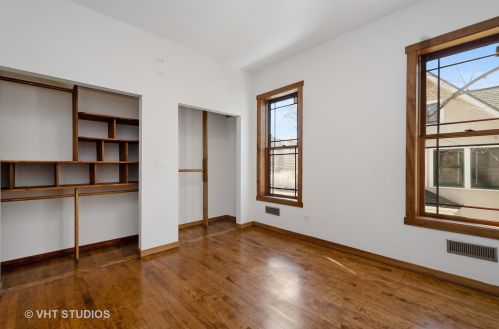 2013 Greenleaf Ave, Chicago IL 60645-3509 exterior