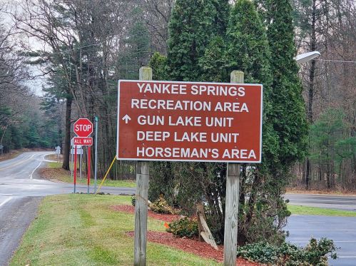 11384 Hydeaway Ct, Middlevle MI 49333-8252 exterior