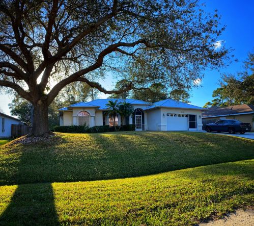 1920 Sylvester Ln, Fort Pierce, FL 34984-4445