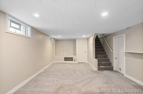 1221 Whitmore Ave, Grand Rapids MI 49504-2446 exterior