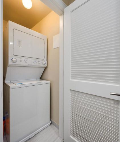 805 Bradley Pl, Chicago IL  60613-3902 exterior