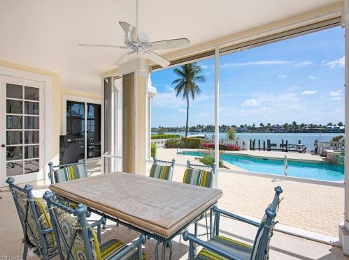 1947 8 St, Naples FL 34120-8402 exterior