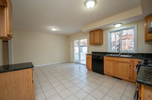 29 Pocantico Ave, Springfield MA 01109-1463 exterior