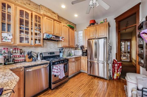 4053 Greenview Ave, Chicago IL 60626-4217 exterior