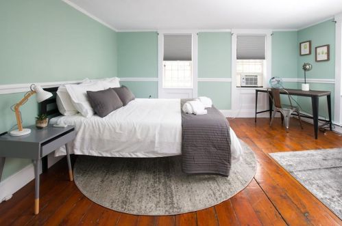 130 Spg St, Middletown RI 02840-6804 exterior